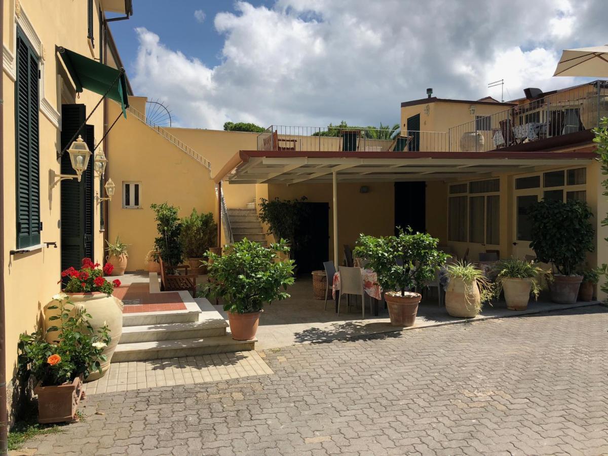 Hotel Verdesolemare Marina di Pietrasanta Exterior photo