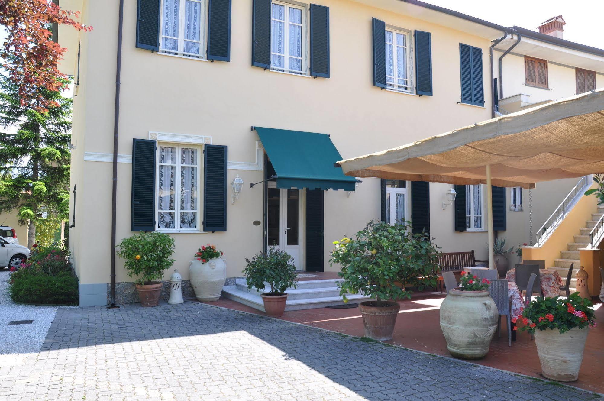 Hotel Verdesolemare Marina di Pietrasanta Exterior photo